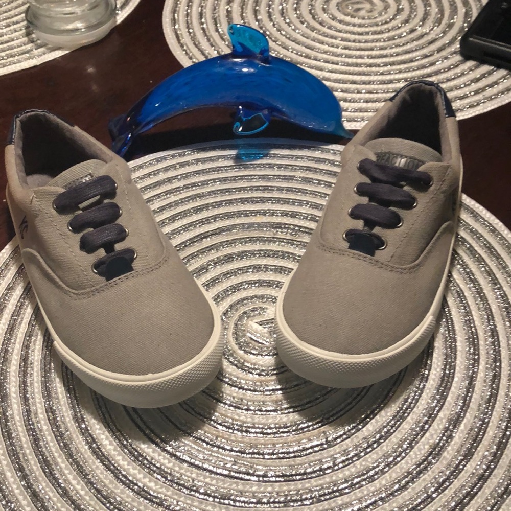 Boys shoes